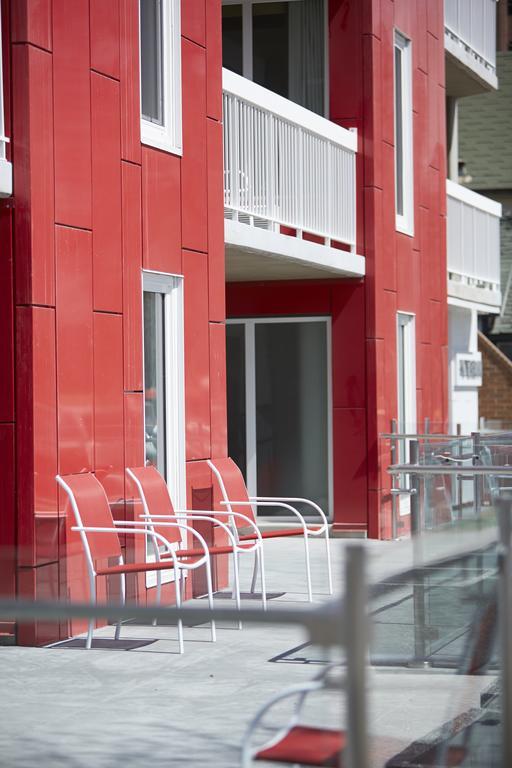 Hotel Elan YYC Exteriör bild